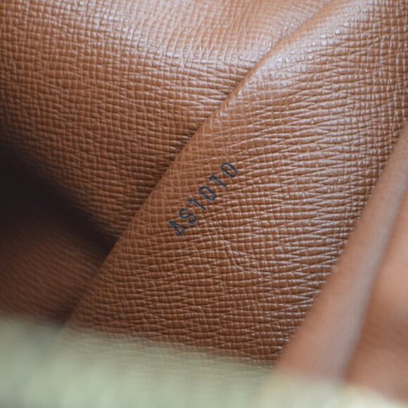 AUTHENTICITY GUARANTEED Louis Vuitton MONOGRAM BOULOGNE SHOULDER BAG - Picture 7 of 10